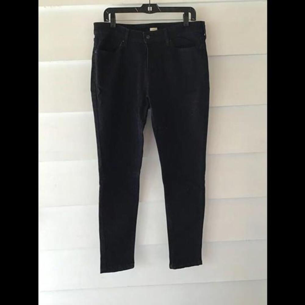Size 32 Black Legging Jeans #394